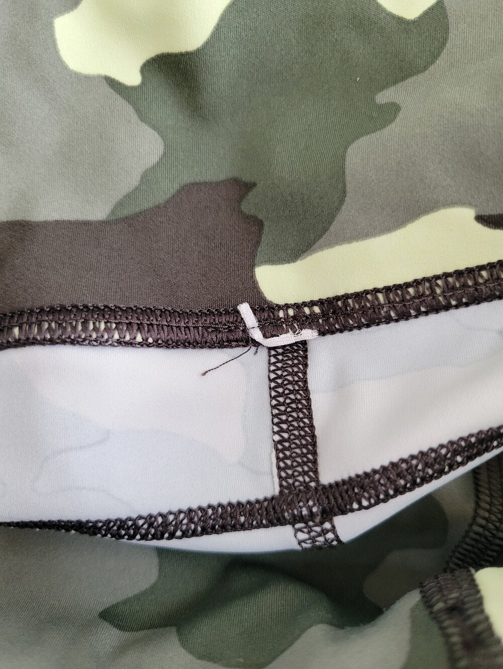 Lululemon 2PC UVP Camo Run Short Sleeve and Fast And Free Crop Leggings Size 6 - Picture 13 of 15